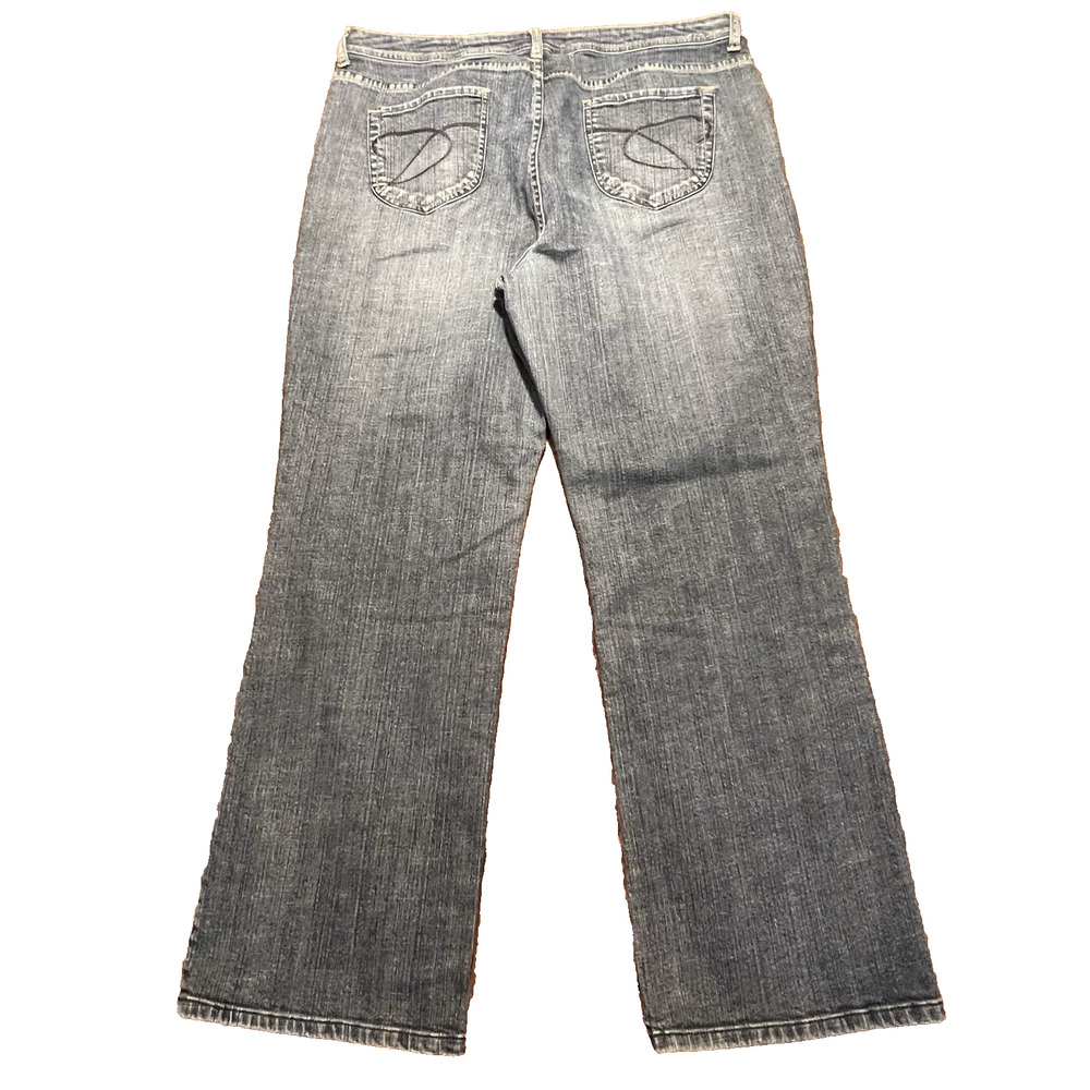 Chico’s Platinum Straight Leg Jeans Size 3 Short (36x29) High Rise Classic Denim